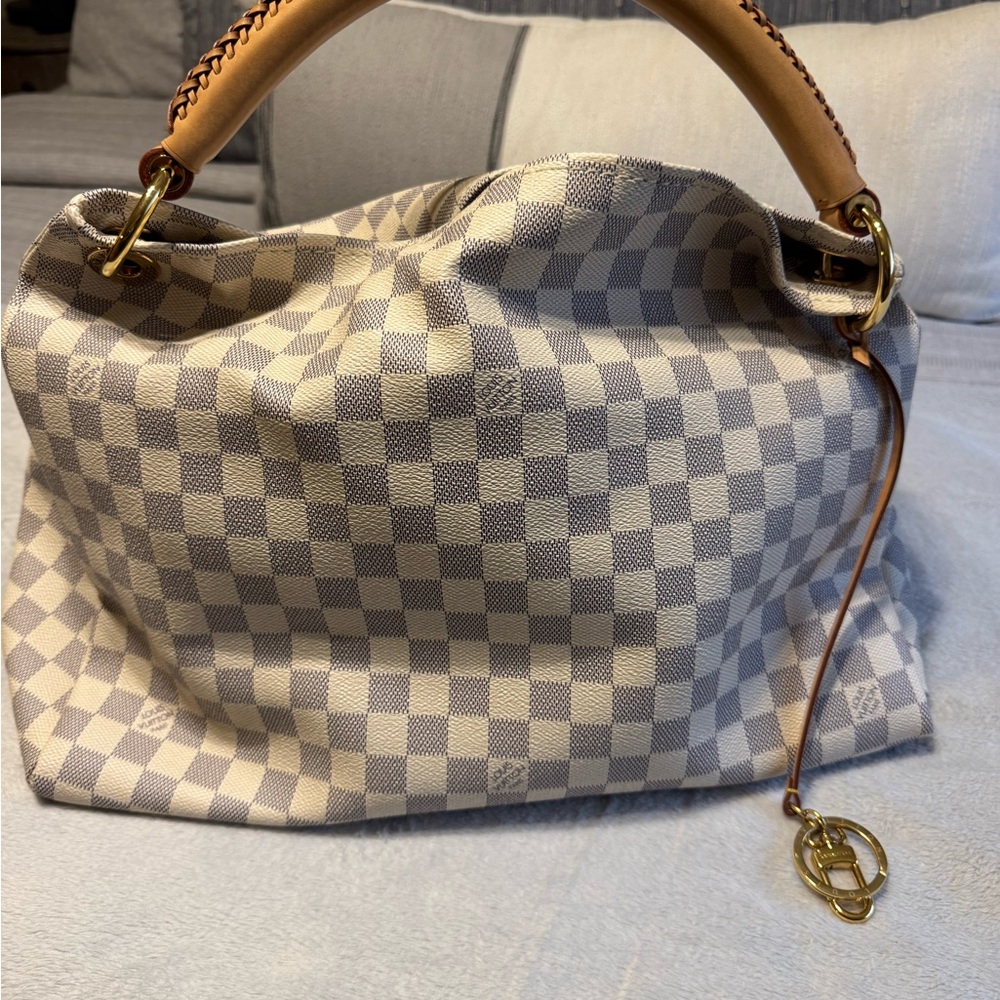 Louis Vuitton damier azur artsy